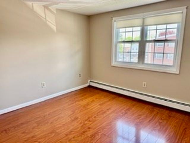 305 Pine St 12, Lowell, MA 01851