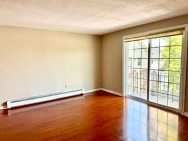 305 Pine St 12, Lowell, MA 01851