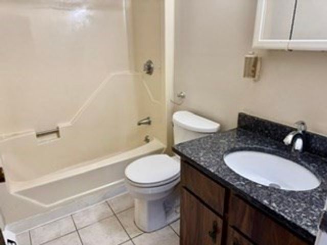 305 Pine St 12, Lowell, MA 01851