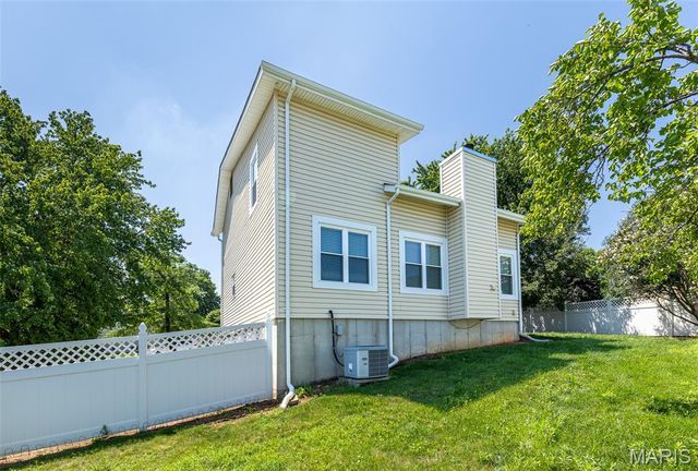 15 Barrington Drive, St Peters, MO 63376