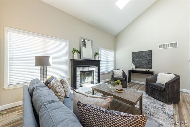 15 Barrington Drive, St Peters, MO 63376