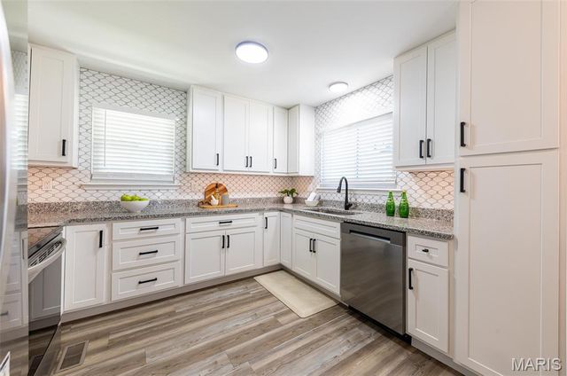 15 Barrington Drive, St Peters, MO 63376