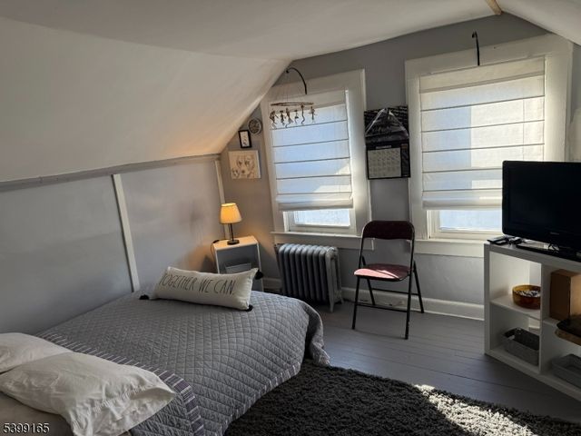 70 Girard Pl, Newark City, NJ 07108