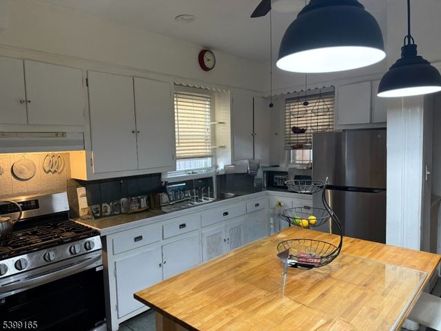 70 Girard Pl, Newark City, NJ 07108