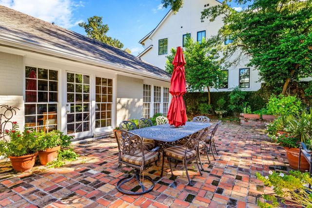 35 Tiel Way, Houston, TX 77019