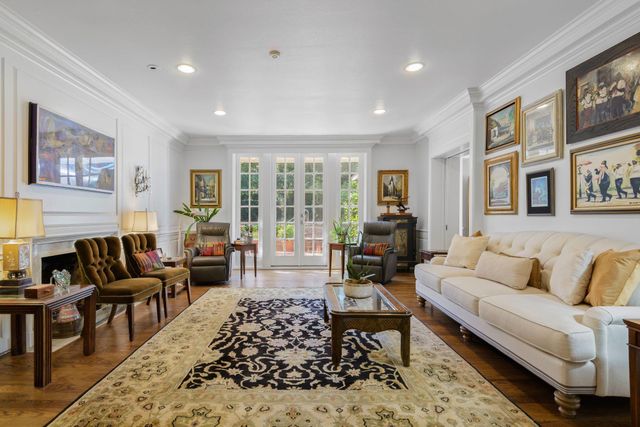 35 Tiel Way, Houston, TX 77019