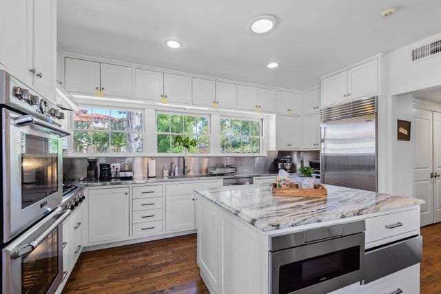 35 Tiel Way, Houston, TX 77019