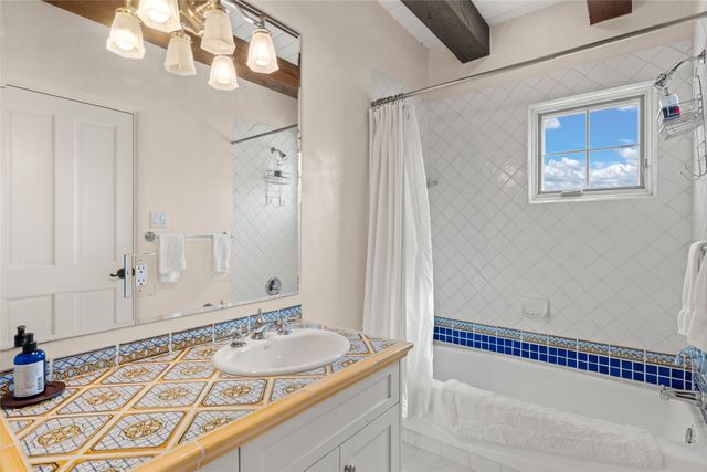 314 Artist 2, Santa Fe, NM 87501