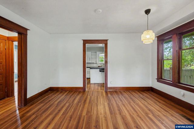 301 Orchard St, Silverton, OR 97381