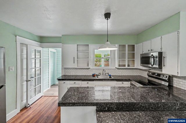 301 Orchard St, Silverton, OR 97381