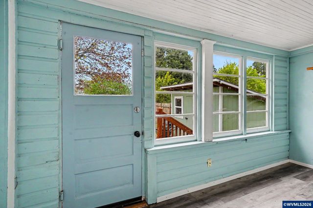301 Orchard St, Silverton, OR 97381