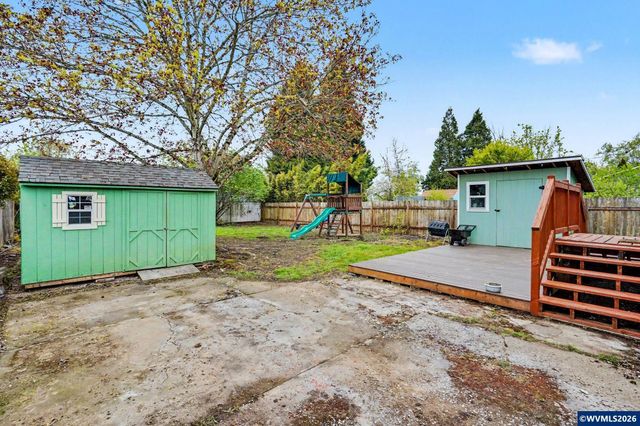 301 Orchard St, Silverton, OR 97381