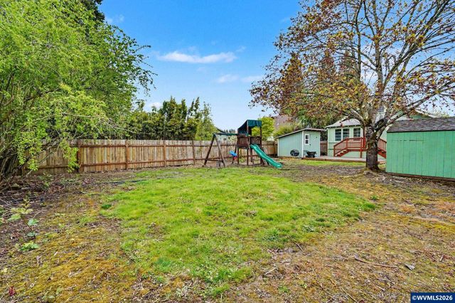 301 Orchard St, Silverton, OR 97381