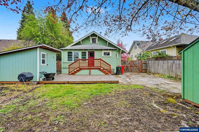 301 Orchard St, Silverton, OR 97381