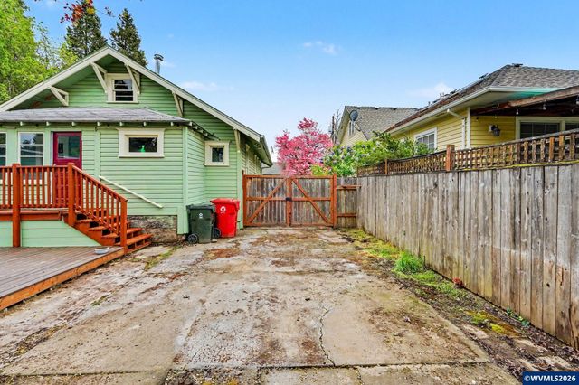 301 Orchard St, Silverton, OR 97381