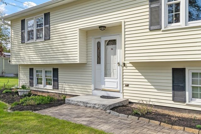 13 Groton Shirley Rd, Ayer, MA 01432
