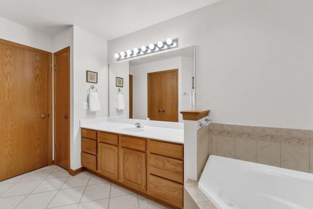 433 Quail Point DRIVE, Mount Pleasant, WI 53406