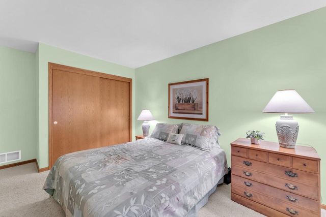 433 Quail Point DRIVE, Mount Pleasant, WI 53406