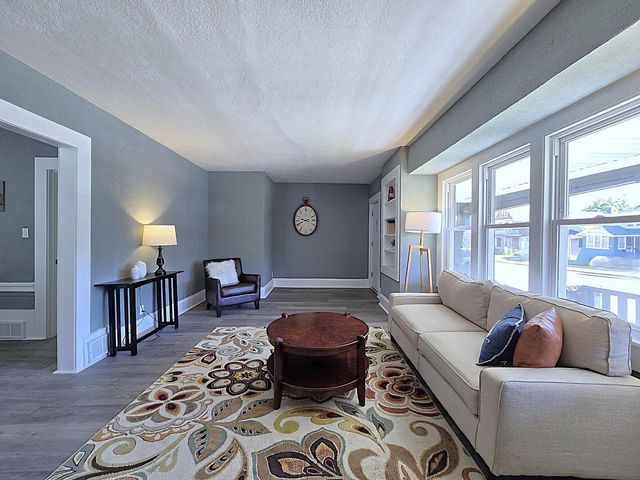 3353 N 27th STREET, Milwaukee, WI 53216