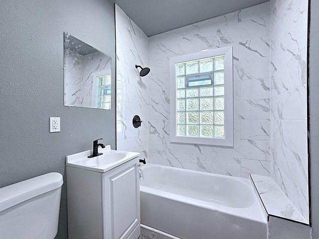 3353 N 27th STREET, Milwaukee, WI 53216