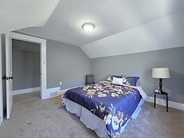 3353 N 27th STREET, Milwaukee, WI 53216