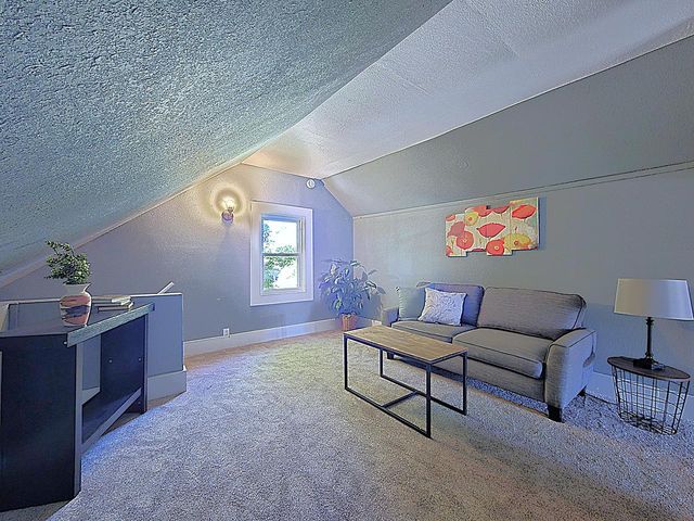 3353 N 27th STREET, Milwaukee, WI 53216