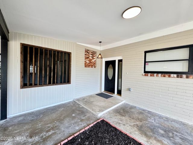 5414 PLAYA Way, Jacksonville, FL 32211