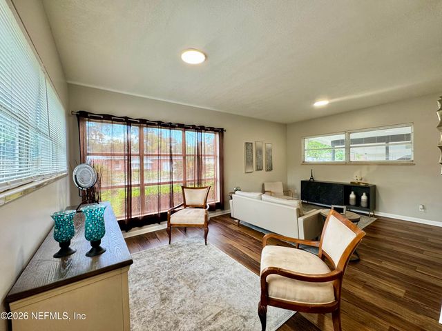 5414 PLAYA Way, Jacksonville, FL 32211