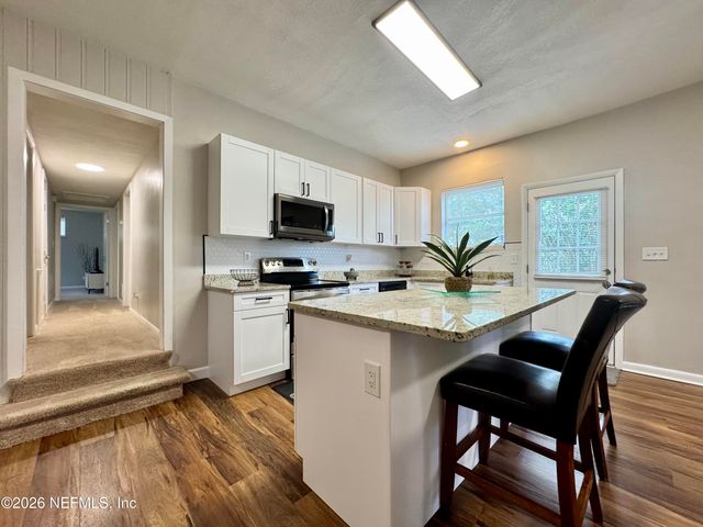 5414 PLAYA Way, Jacksonville, FL 32211