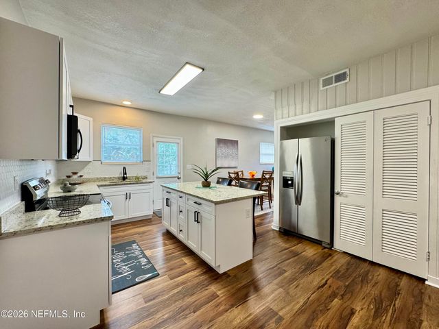 5414 PLAYA Way, Jacksonville, FL 32211