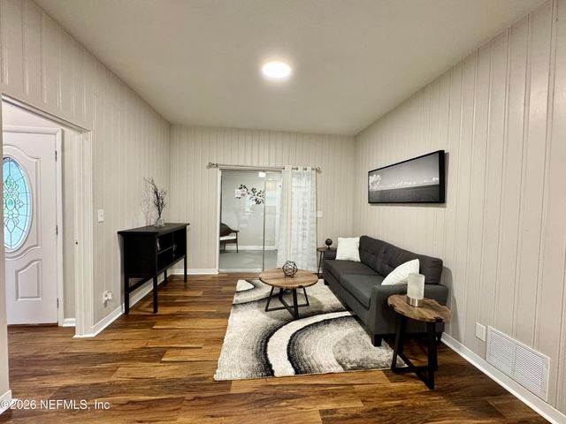 5414 PLAYA Way, Jacksonville, FL 32211