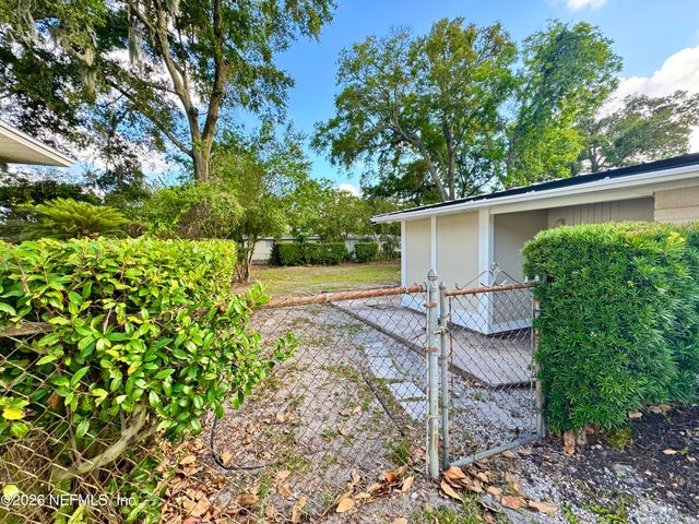 5414 PLAYA Way, Jacksonville, FL 32211