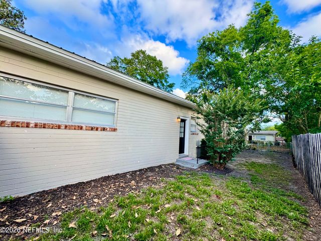 5414 PLAYA Way, Jacksonville, FL 32211