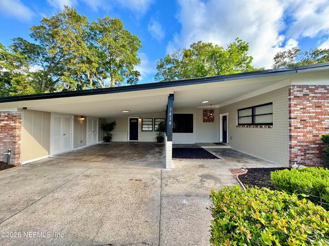 5414 PLAYA Way, Jacksonville, FL 32211