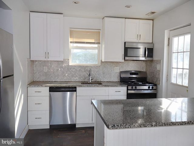 1316 BULLENS LN, Woodlyn, PA 19094