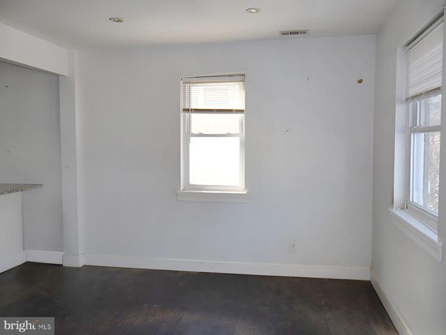 1316 BULLENS LN, Woodlyn, PA 19094