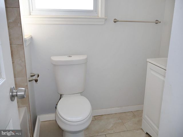 1316 BULLENS LN, Woodlyn, PA 19094