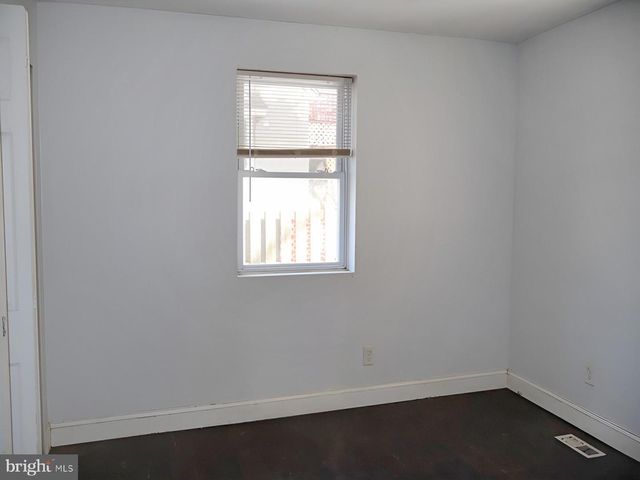 1316 BULLENS LN, Woodlyn, PA 19094