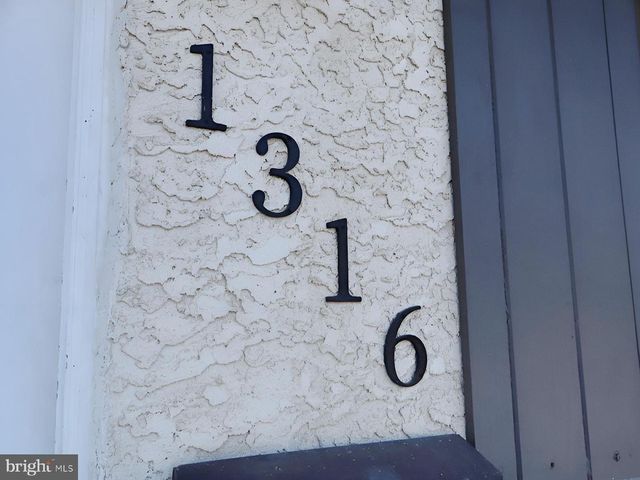 1316 BULLENS LN, Woodlyn, PA 19094