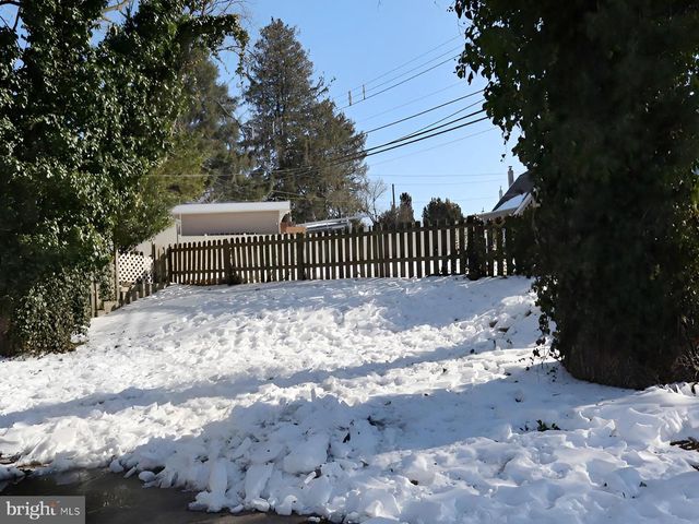 1316 BULLENS LN, Woodlyn, PA 19094