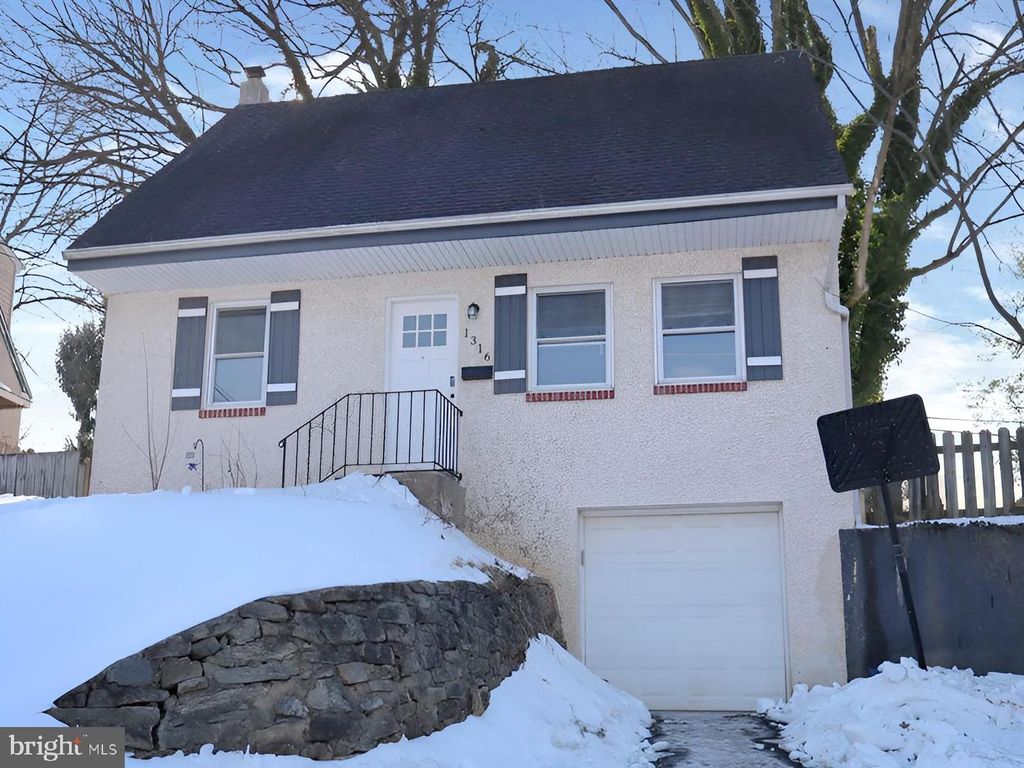 1316 BULLENS LN, Woodlyn, PA 19094