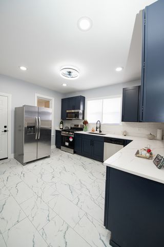 10151 S Avenue M, Chicago, IL 60617