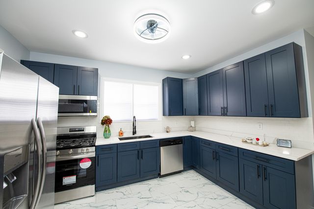 10151 S Avenue M, Chicago, IL 60617