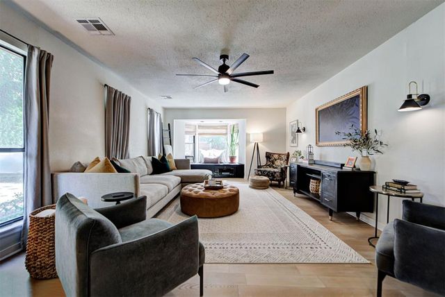2520 Huntleigh Drive, Oklahoma City, OK 73120