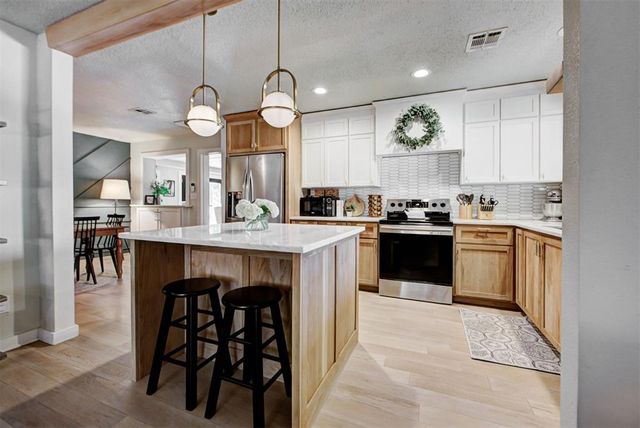 2520 Huntleigh Drive, Oklahoma City, OK 73120