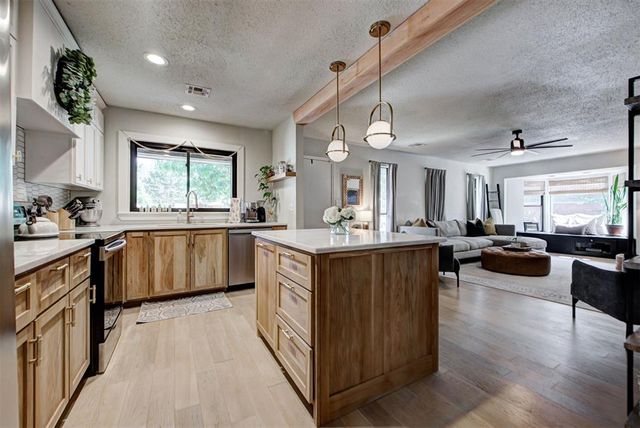 2520 Huntleigh Drive, Oklahoma City, OK 73120