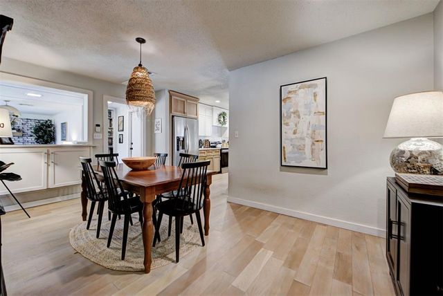 2520 Huntleigh Drive, Oklahoma City, OK 73120