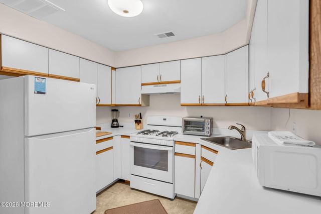 3 Alcott Court, Freehold, NJ 07728