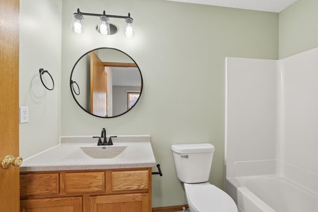 2525 Cobble Hill Court J, Woodbury, MN 55125