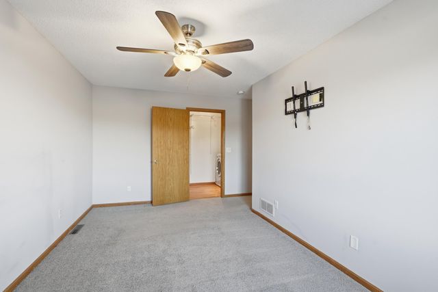 2525 Cobble Hill Court J, Woodbury, MN 55125